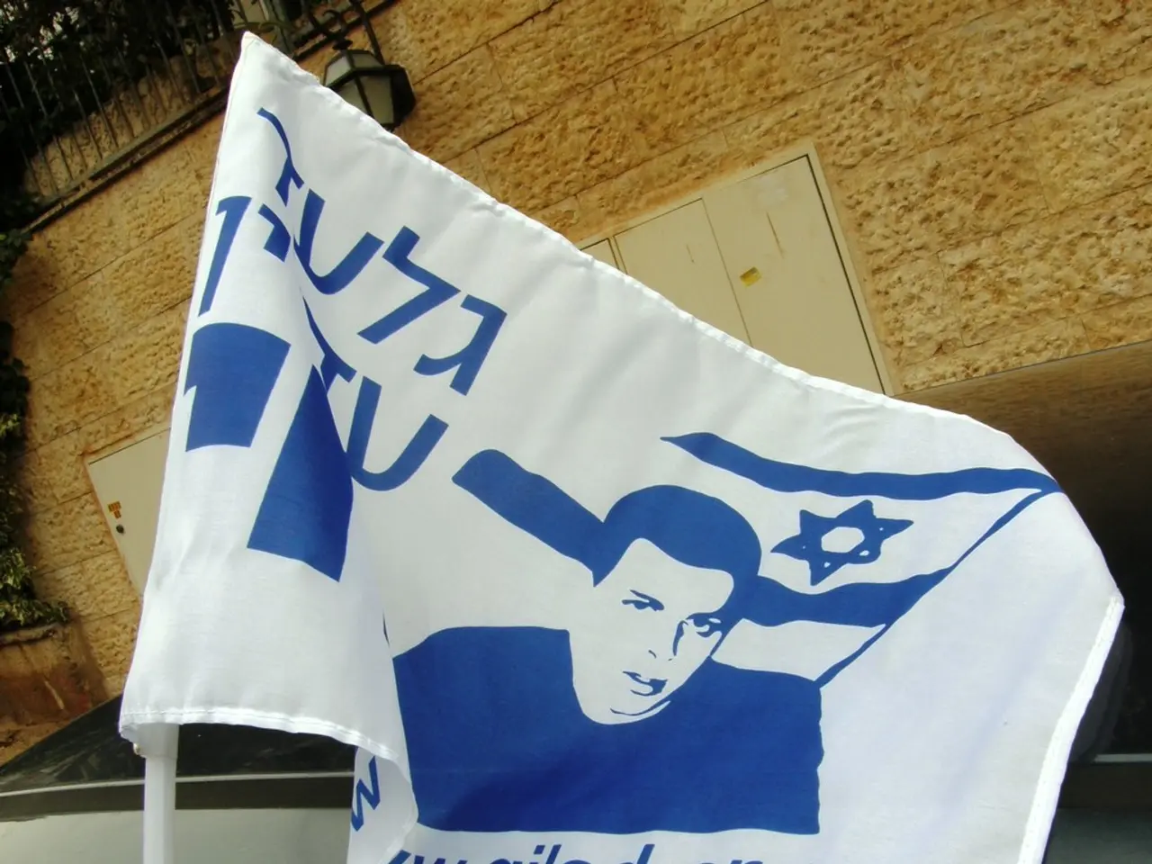 Outdoor Lighting Evaluation: Versatility of the WUBEN E7 Headlamp