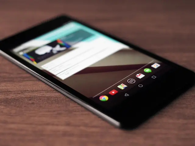 Cellphones may lose power when exposed to extremely low temperatures, such as 40 degrees.