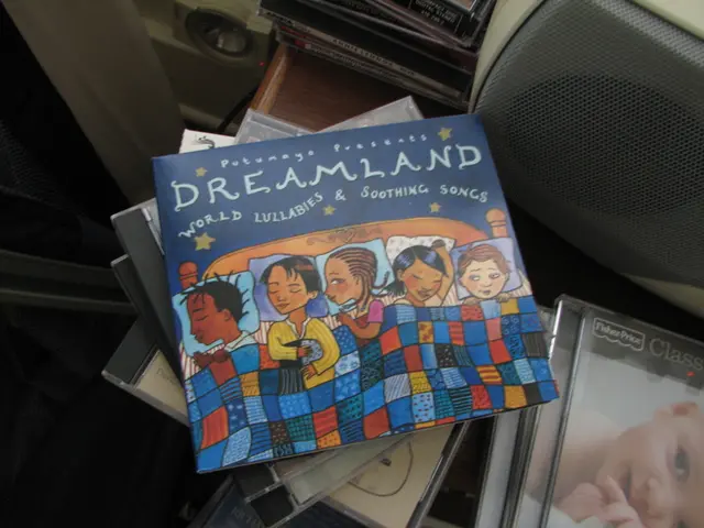 Envelopes Visitors in Immersive Experience of Flemish Artist Hans Memling's World