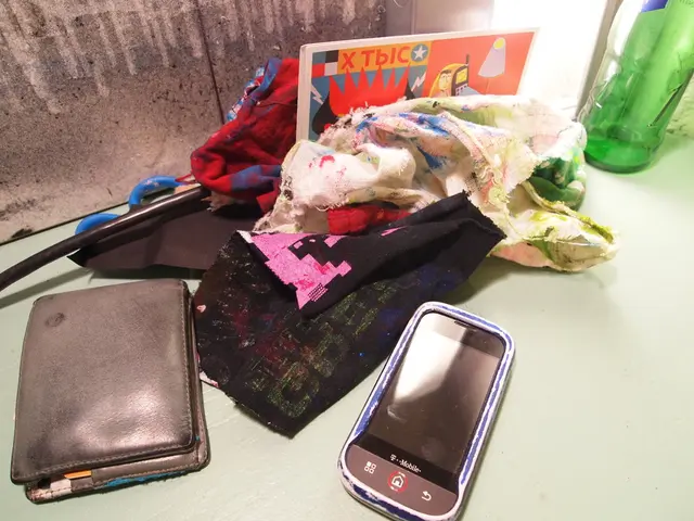 Galaxy Z Fold 7's compact design evident in closed position, as depicted in video [Gallery]