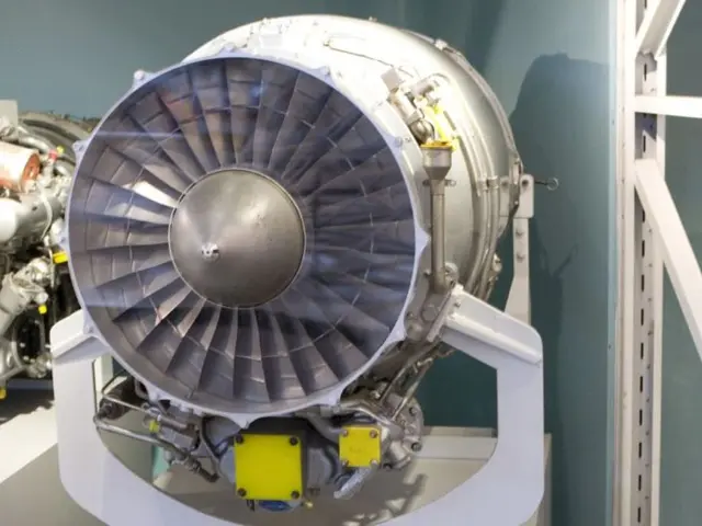 Auditorium in Duisburg greets engineers with applause