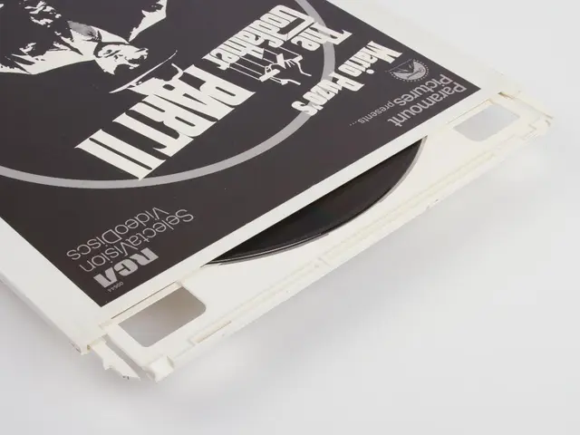 Transparent CD Player Revitalizes Physical Media with Aesthetic Appeal