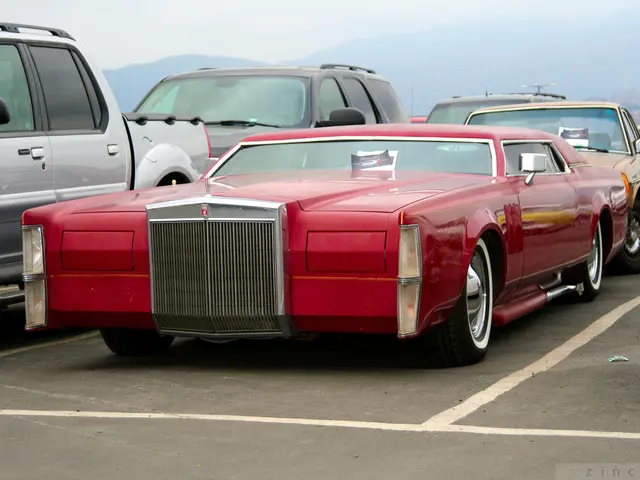 Cruiser Showdown: Royal Enfield Meteor 350 versus Yezdi Roadster - Choosing Your Preferred Ride...